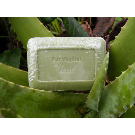 Savon artisanal à l'aloe vera - fabrication artisanale