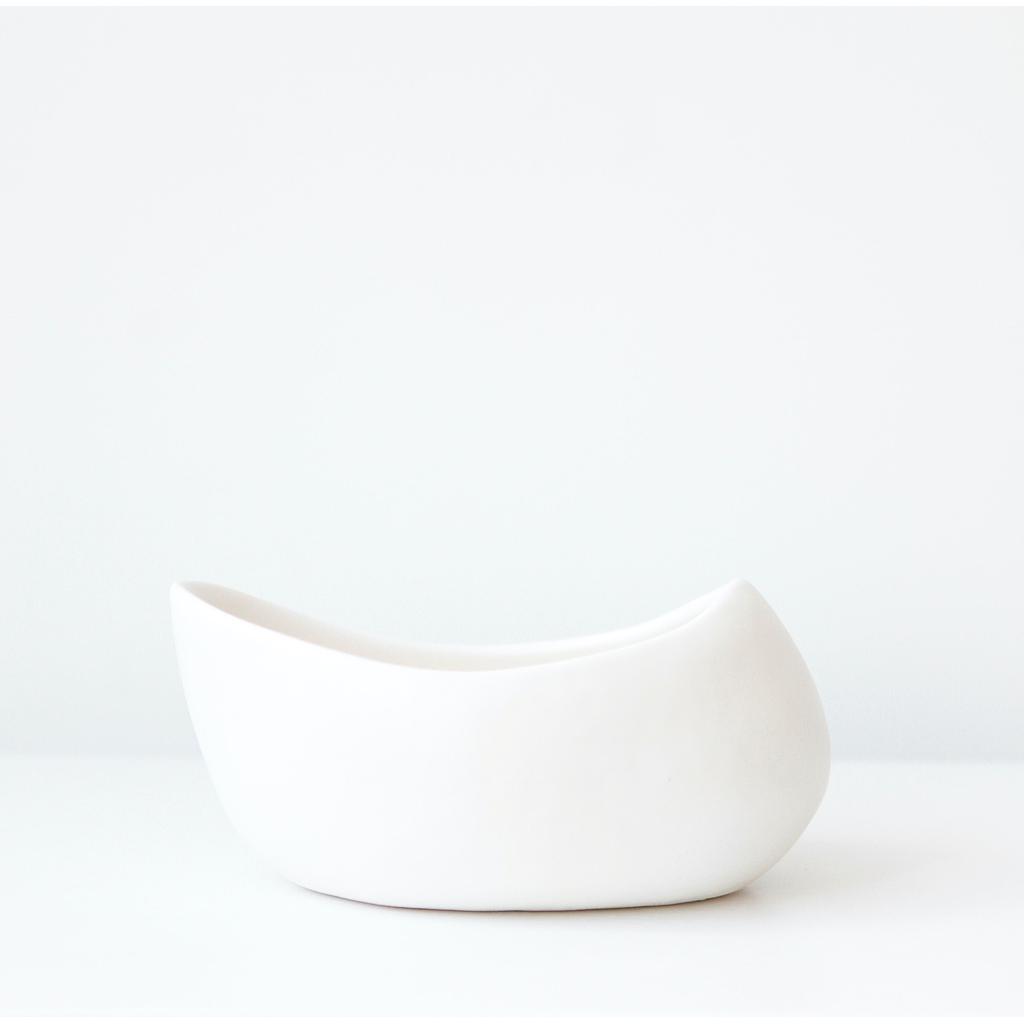 LUZ SANTALWOOD SCENTED CANDLE (WHITE SATIN)