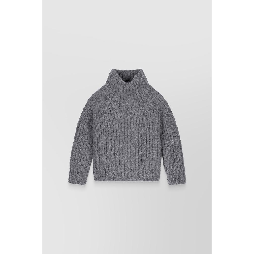 Hand knitted high neck alpaga sweater
