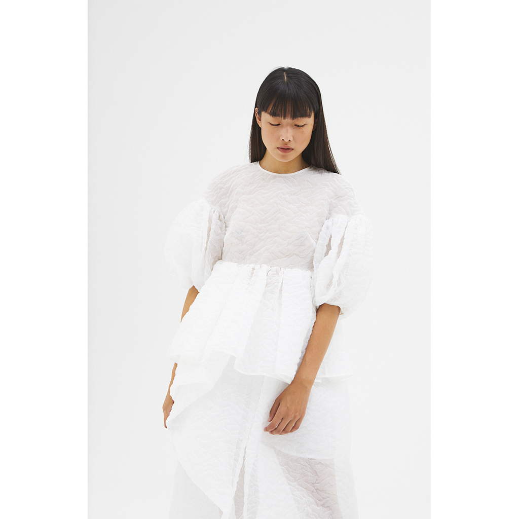 Matelassé drop shoulder top with puff sleeves