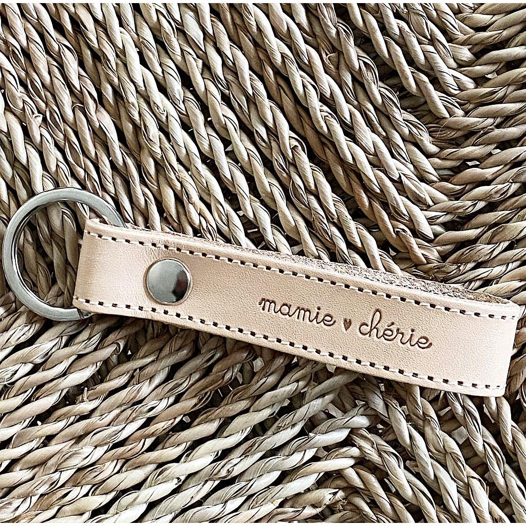 Porte clefs - Cuir naturel " Mamie chérie"