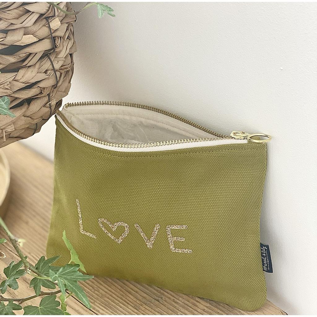 Trousse vert avocat "LOVE"